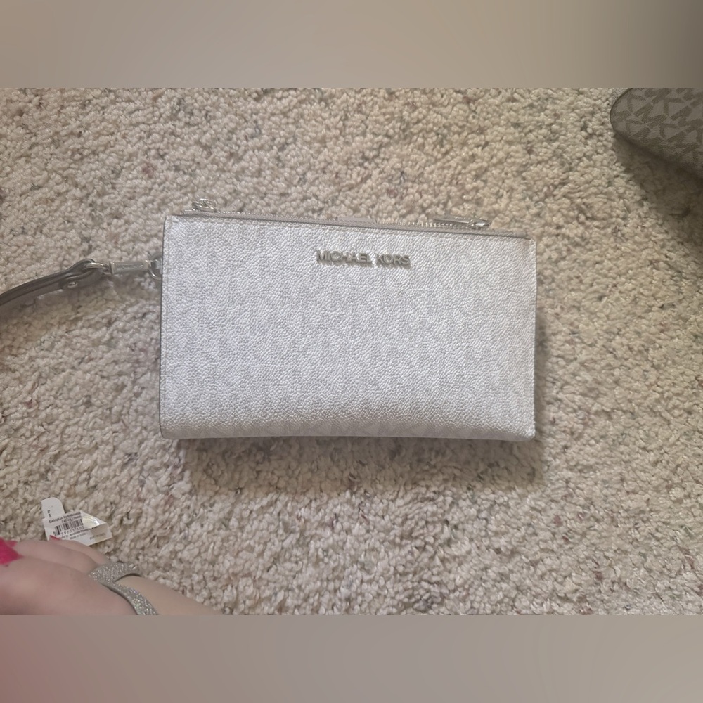 Michael kors wallet/clutch